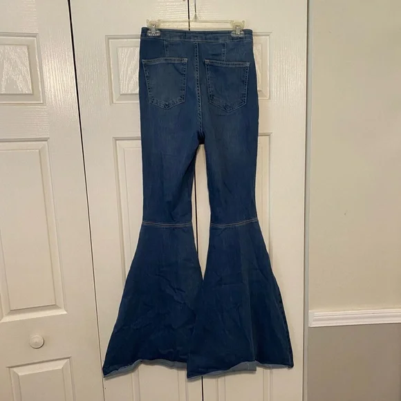 Free People Float on Flare jeans - Picture 4 of 5